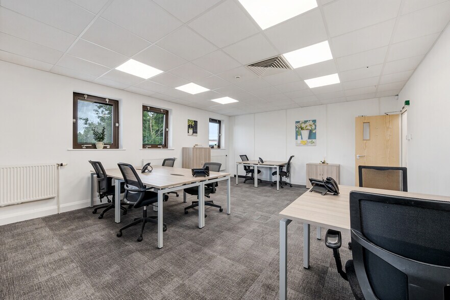 1 Thursby Rd, Bromborough à louer - Photo de l’immeuble – Image 2 sur 23