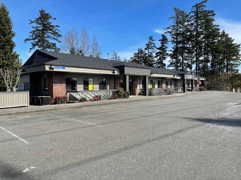 5775 Soundview Dr, Gig Harbor, WA à louer - Photo de l’immeuble – Image 2 sur 4