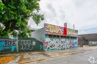 Plus de détails pour 2425 N Miami Ave, Miami, FL - Local d’activités à vendre