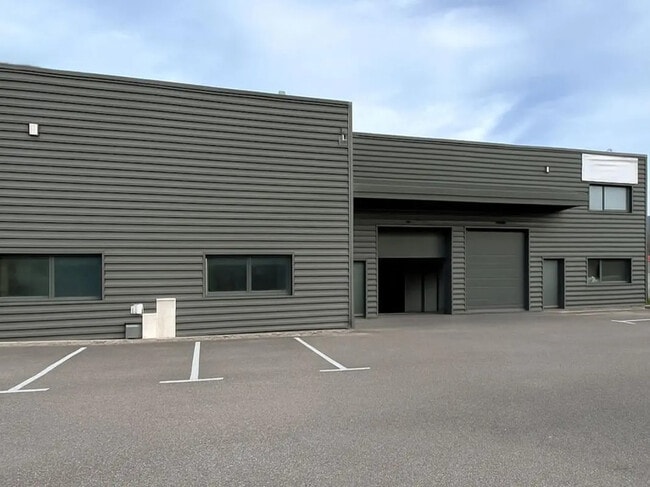 Plus de détails pour Bureau, Local d'activités à louer