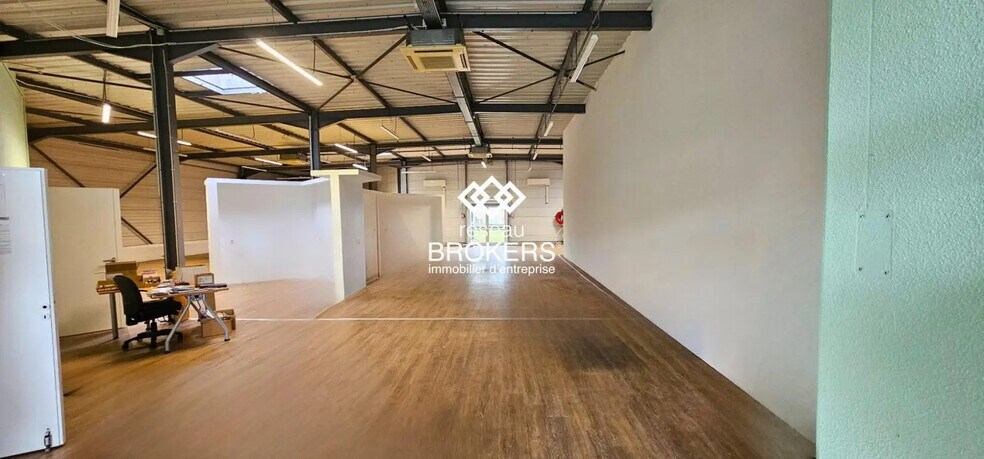 Local commercial dans Aubière à louer - Photo de l’immeuble – Image 1 sur 5