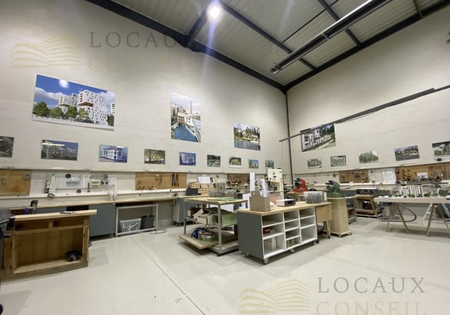 Plus de détails pour Local d’activités à vendre