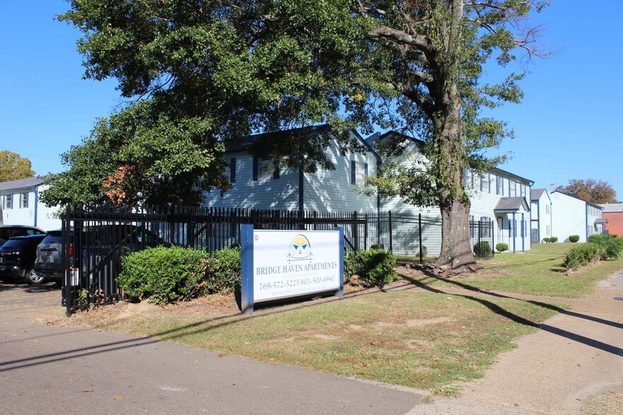1225 Bailey Ave, Jackson, MS à vendre - Photo de l’immeuble – Image 1 sur 16