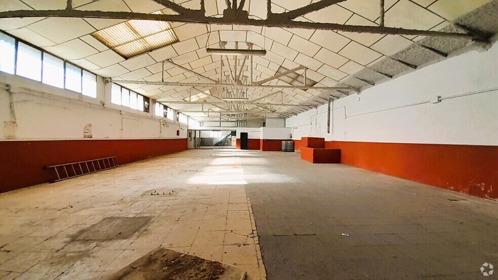 Industriel/Logistique dans Ajalvir, Madrid à vendre - Photo de l’immeuble – Image 3 sur 16