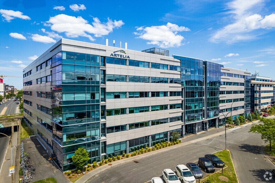 7101 Av du Parc, Montréal, QC à louer - Photo de l’immeuble – Image 3 sur 15