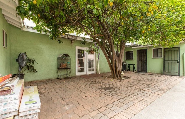 7222 Tyrone Ave, Van Nuys, CA à vendre - Photo de l’immeuble – Image 3 sur 15