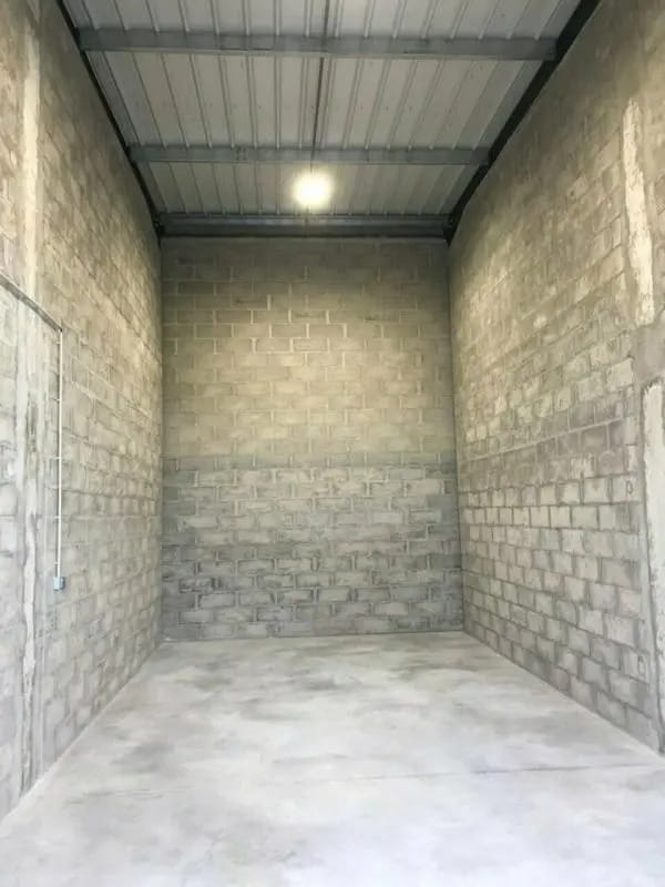 Local d’activités dans Quincy-Voisins à louer Photo intérieure– Image 1 sur 5