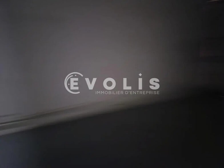 Local d’activités dans Bondoufle à louer - Photo intérieure – Image 2 sur 17
