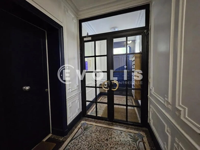 Local d'activités dans Montrouge à vendre - Hall d’entrée – Image 2 sur 21