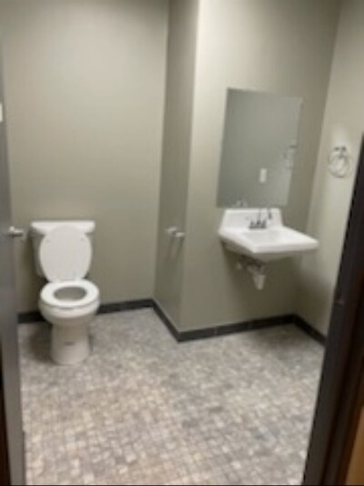 321 W Main St, Waukesha, WI à louer - Photo intérieure – Image 2 sur 4