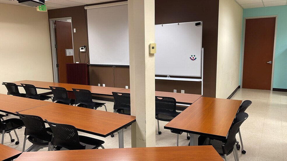 500 E E St, Ontario, CA à vendre - Photo intérieure – Image 3 sur 5