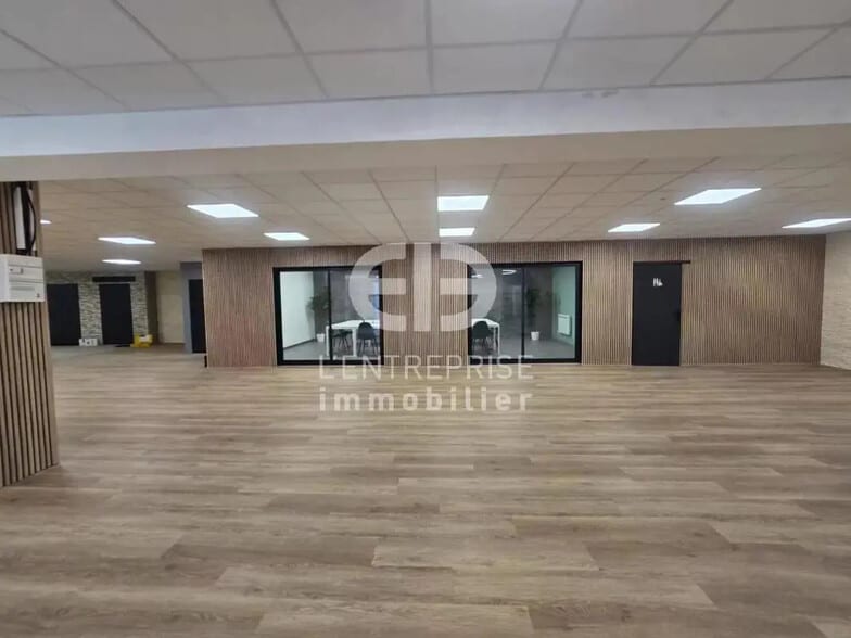 Bureau dans Antibes à louer - Photo de l’immeuble – Image 2 sur 8