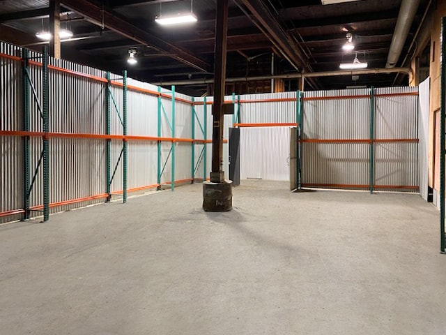 12140-12160 103A Av, Surrey, BC à louer Photo intérieure– Image 1 sur 1