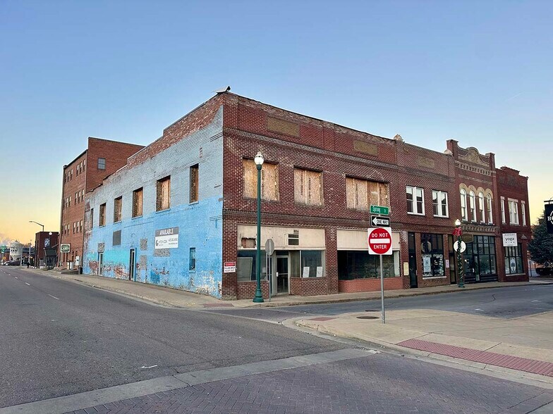 130 Spring St, Johnson City, TN à louer - Photo principale – Image 1 sur 4