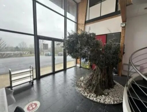 Local d'activités dans BERD'HUIS à vendre - Hall d’entrée – Image 2 sur 8
