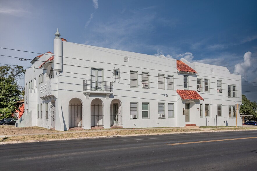 403 W Hollywood Ave, San Antonio, TX à vendre - Photo de l’immeuble – Image 2 sur 42
