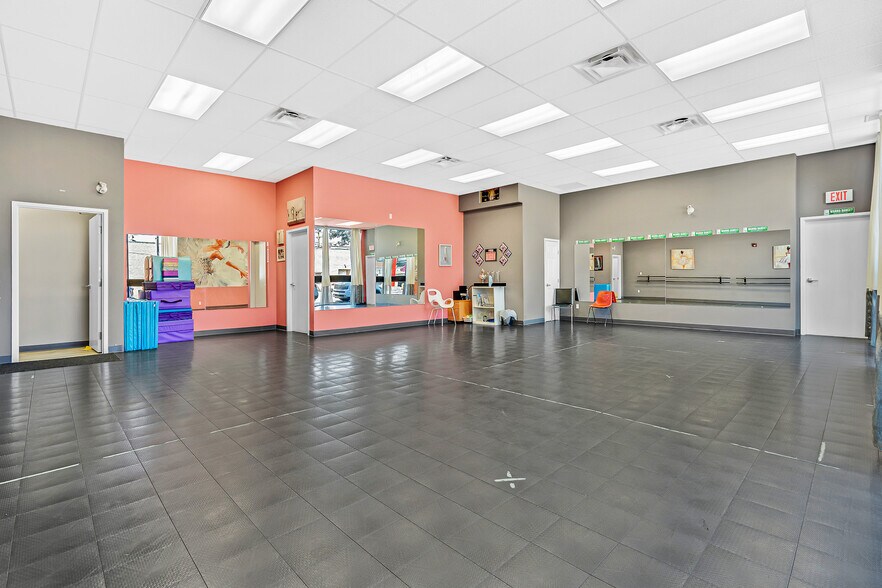 4916 50 Av, Lloydminster, AB à louer - Photo intérieure – Image 3 sur 31
