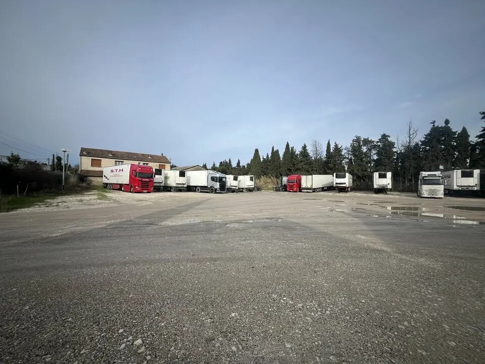 Terrain dans Châteaurenard à vendre Photo de l’immeuble– Image 1 sur 4