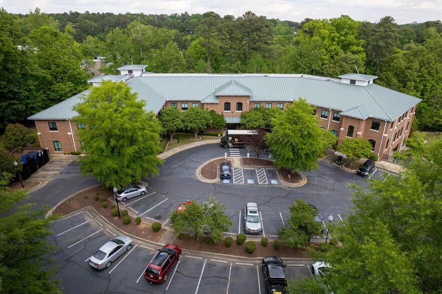 610 Jones Ferry Rd, Carrboro, NC à vendre - Aérien – Image 2 sur 87