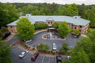 610 Jones Ferry Rd, Carrboro, NC - VUE AÉRIENNE  vue de carte - Image1