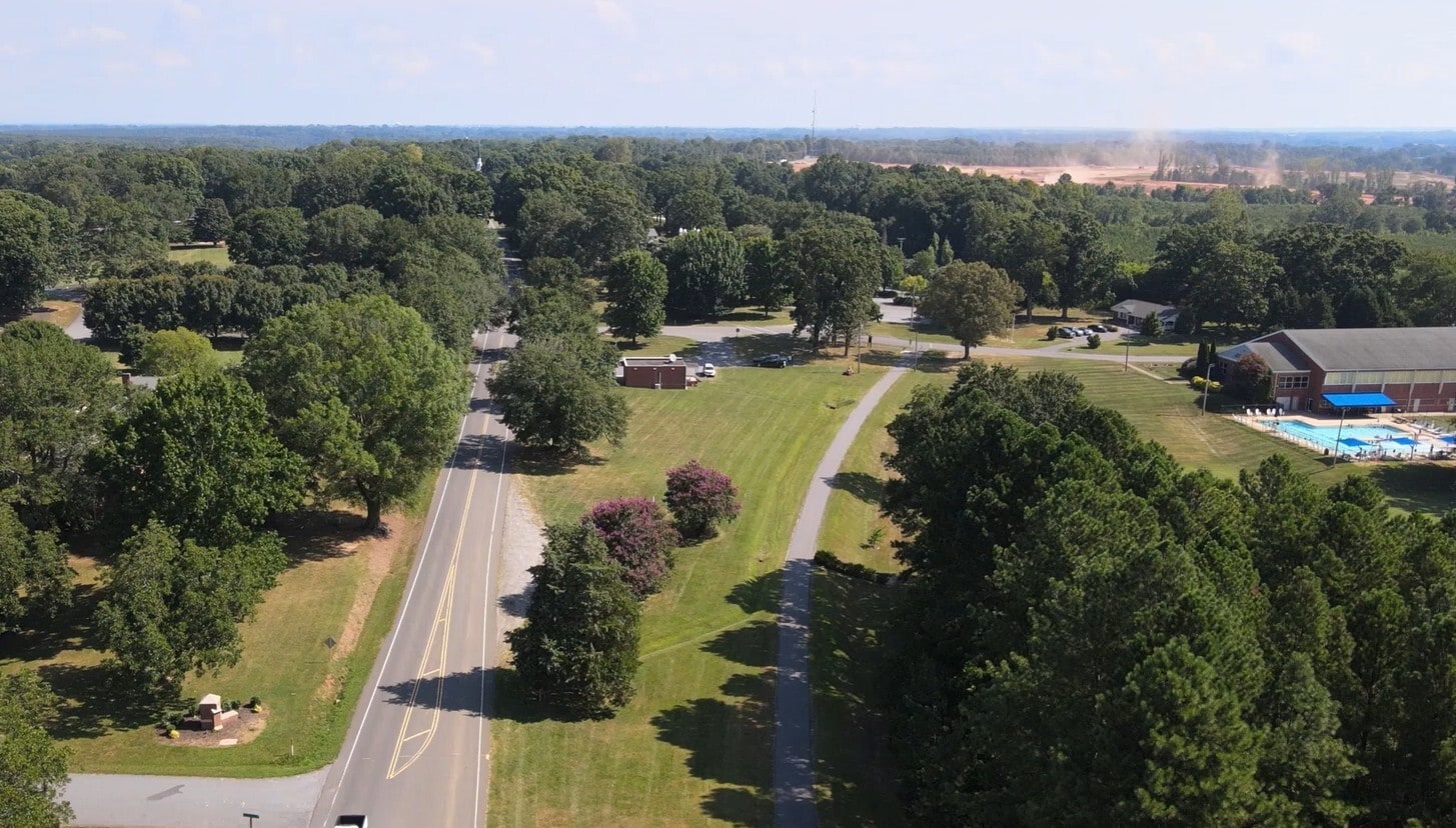 2625 Shelton Ave, Statesville, NC à louer Aérien– Image 1 sur 4