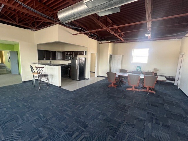 18222 Lanken Ave, Cleveland, OH à louer Photo intérieure– Image 1 sur 1
