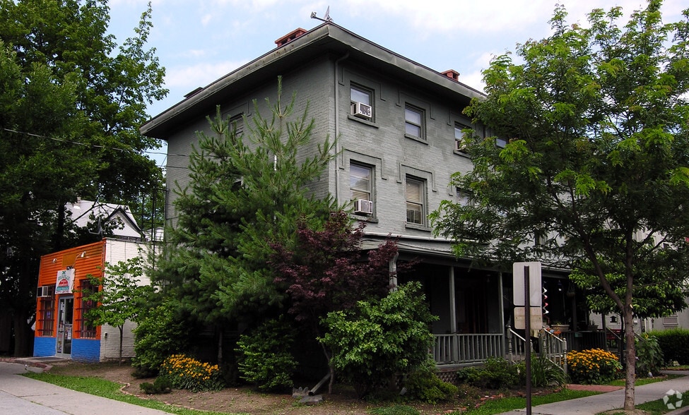 78-82 Garden St, Poughkeepsie, NY à vendre - Photo principale – Image 1 sur 4