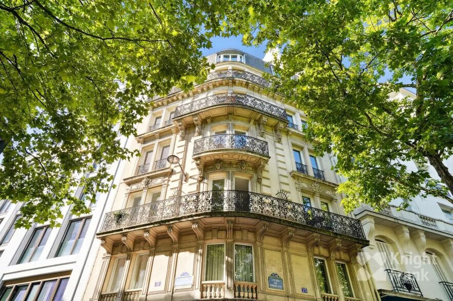 35 Avenue de Friedland, Paris à louer - Photo de l’immeuble – Image 1 sur 9