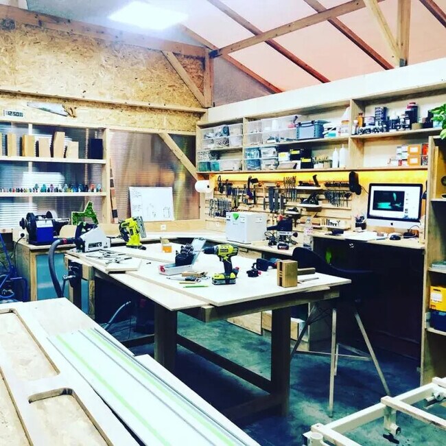 Plus de détails pour Local d'activités à louer