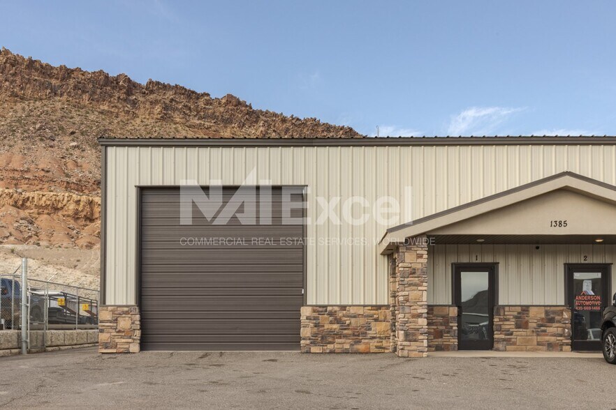 1385 E Hillcrest Dr, Washington, UT à louer - Photo de l’immeuble – Image 2 sur 4