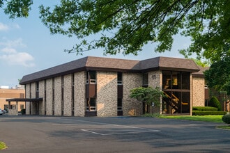 2 Computer Dr W, Albany, NY à louer Photo de l’immeuble– Image 2 sur 4