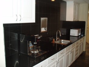 23152 Verdugo Dr, Laguna Hills, CA à louer Photo intérieure– Image 2 sur 2