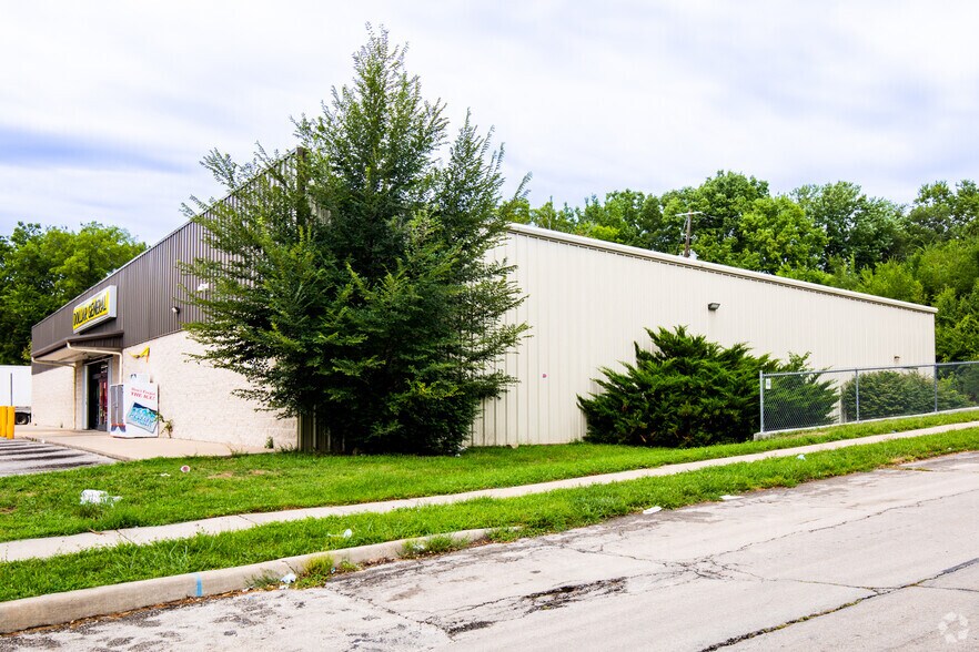 5000 E Linwood Blvd, Kansas City, MO à louer - Photo de l’immeuble – Image 2 sur 4
