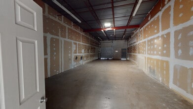 10201-10237 N IH 35, San Antonio, TX à louer Photo intérieure– Image 2 sur 5