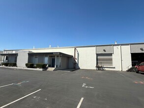 943-959 Vernon Way, El Cajon, CA à louer Photo intérieure– Image 1 sur 4