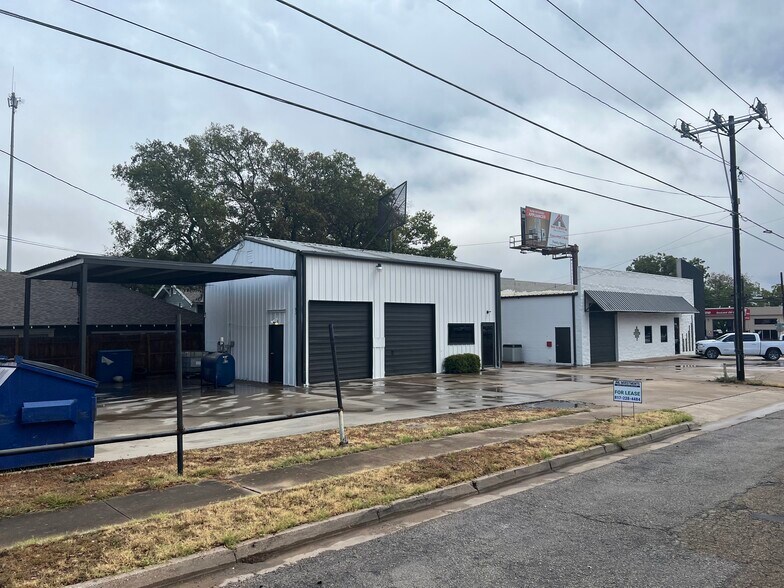 424 W Henderson St, Cleburne, TX à louer - Photo de l’immeuble – Image 3 sur 18