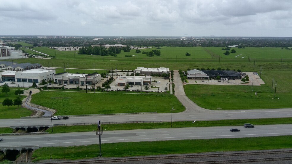 145 Citadel Way, Sugar Land, TX à louer - Photo de l’immeuble – Image 3 sur 9