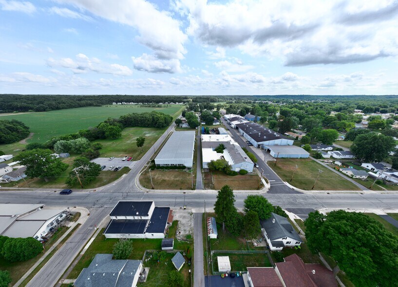 1345 Henry St, Huntington, IN à vendre - Photo de l’immeuble – Image 2 sur 18