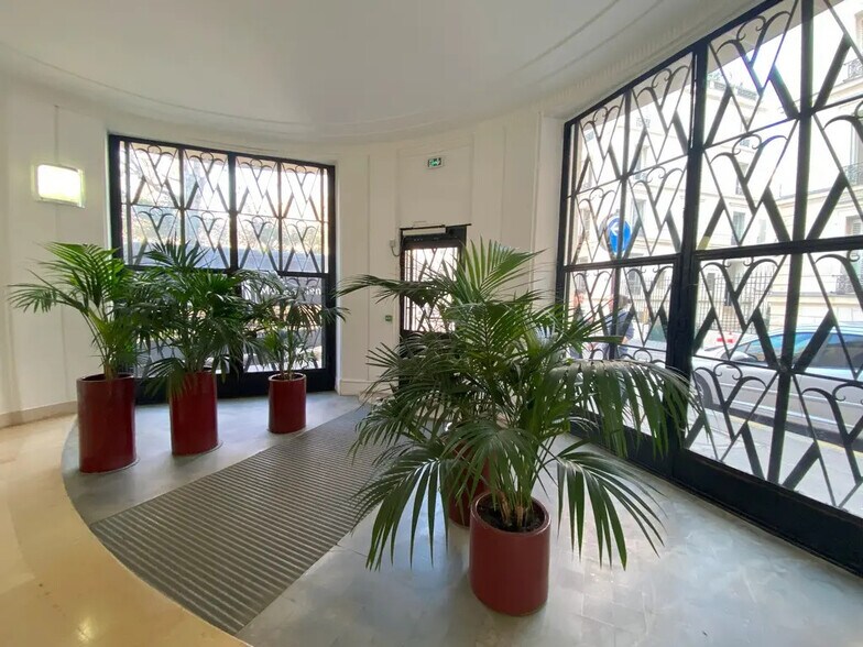 Bureau dans Paris à louer - Photo de l’immeuble – Image 2 sur 7