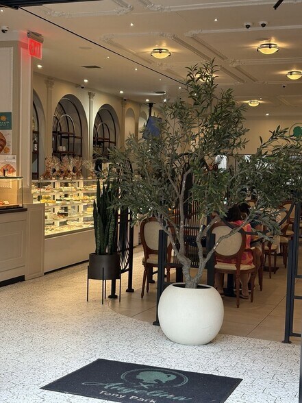 1645-1659 Third Ave, New York, NY à louer - Photo de l’immeuble – Image 3 sur 9