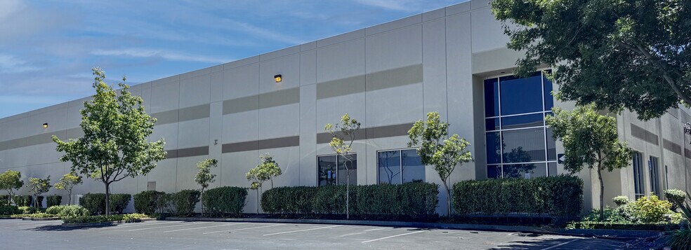 1745-1795 Atlantic St, Union City, CA à louer - Photo de l’immeuble – Image 3 sur 4