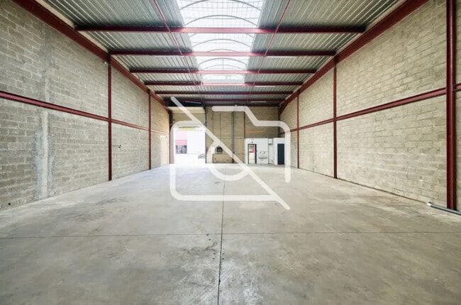 Plus de détails pour Bureau, Local d'activités à louer