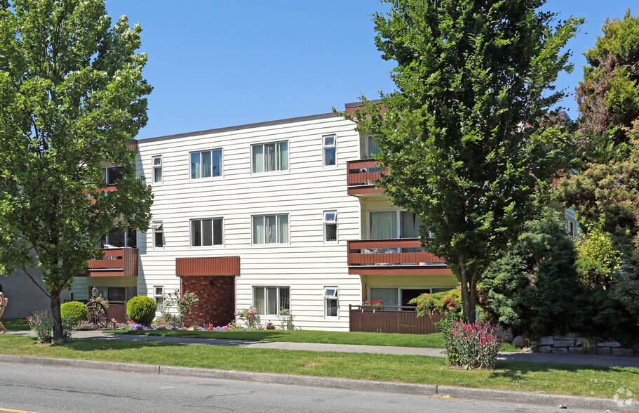 35 E 16th Ave, Vancouver, BC à vendre - Photo de l’immeuble – Image 2 sur 2