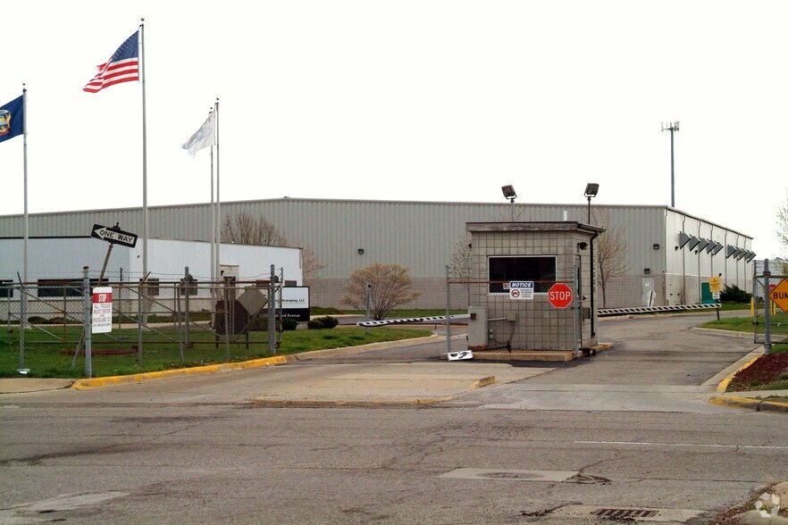 1111 Rosedale Ct, Detroit, MI à vendre - Photo de l’immeuble – Image 2 sur 3