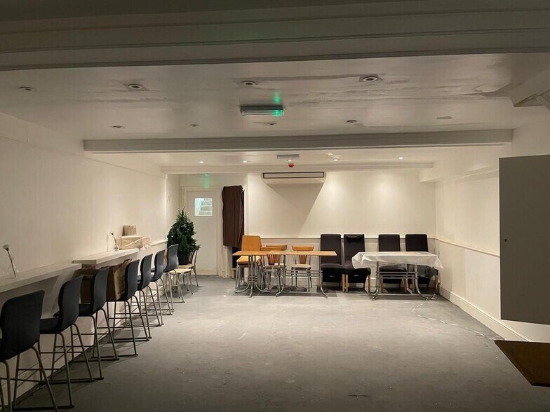 49 South End, Croydon à louer - Photo de l’immeuble – Image 3 sur 14