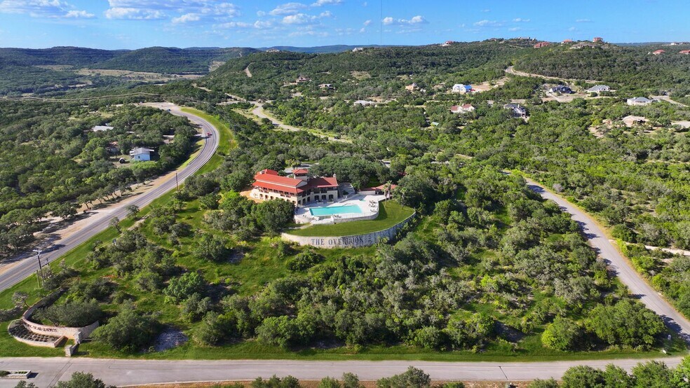 169 Private Road 1710, Mico, TX à vendre - Photo de l’immeuble – Image 2 sur 50
