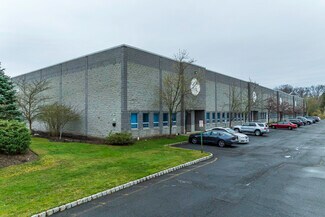 Plus de détails pour 616 Corporate Way, Valley Cottage, NY - Industriel/Logistique à louer