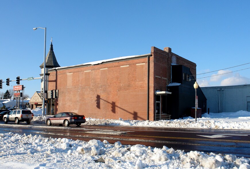 2502 N Knoxville Ave, Peoria, IL à louer - Photo de l’immeuble – Image 2 sur 2