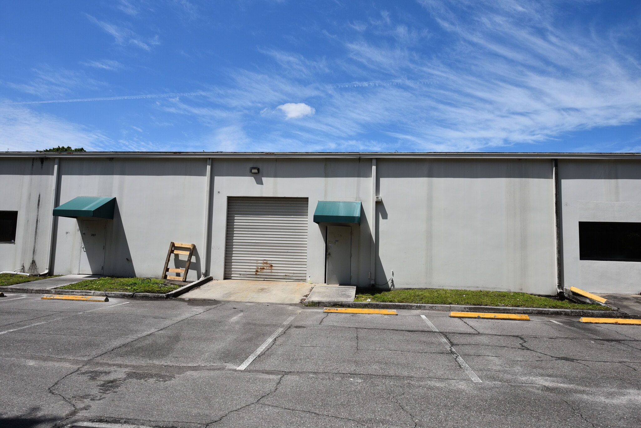 1209 Tech Blvd, Tampa, FL à louer Photo de l’immeuble– Image 1 sur 9