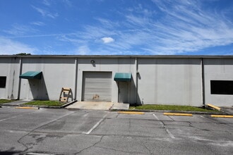 1209 Tech Blvd, Tampa, FL à louer Photo de l’immeuble– Image 1 sur 9